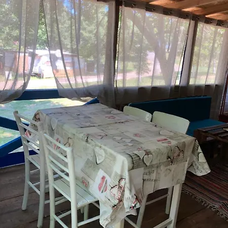 Kemping Caravans And Bungalows Vayana