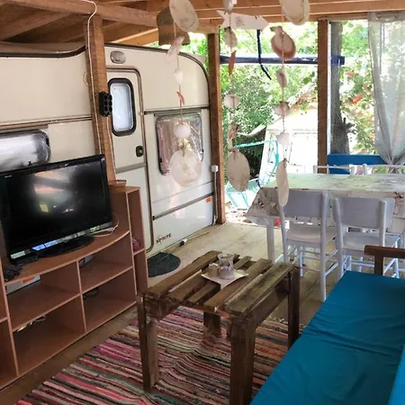 Caravans And Bungalows Vayana Kemping *
