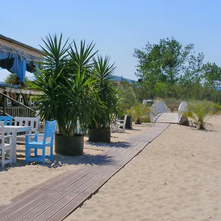 Campsite Caravans And Bungalows Vayana *